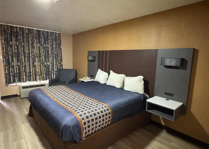 Villa West Inn