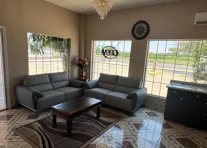 Villa West Inn
